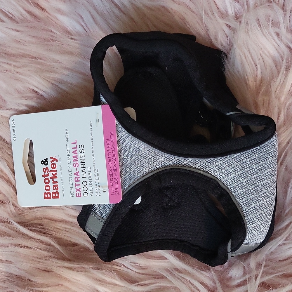 New Listing!! Brand New BOOTS & BARKLEY DOG HARNESS-XS